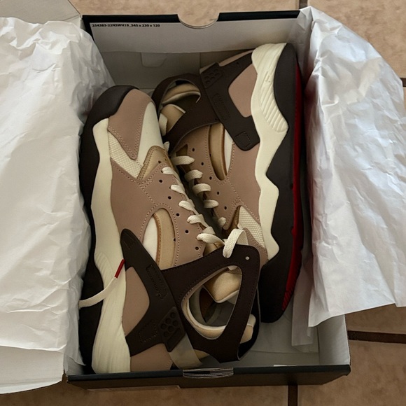 Nike Cream and Brown High-Top Sneakers - Picture 9 of 10